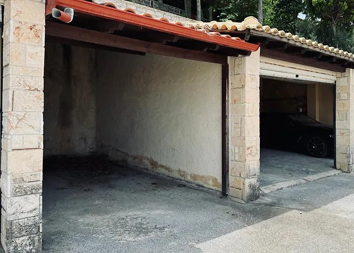 别墅 By Athos Cape *